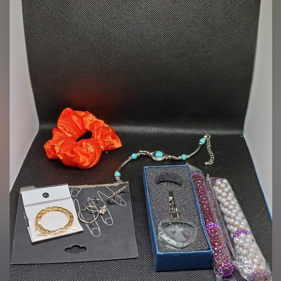 MYSTERY COSMETIC BAG - what goodies will you get? ALL 5 star reviews - Picture 4 of 13